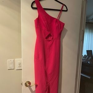 Size 4 pink bcbg dress with a slit on the bottom